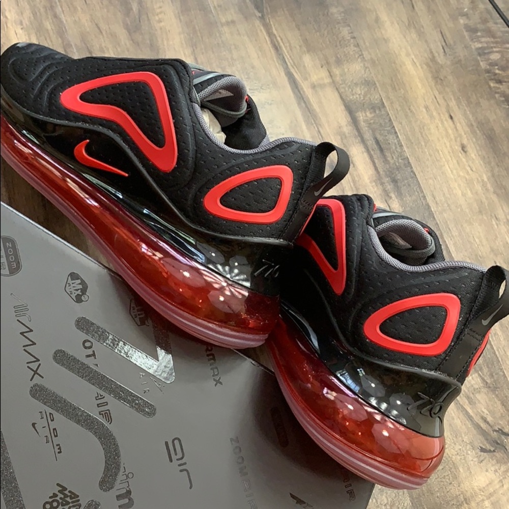 NIKE AIR MAX 720 Black/University Red-Black men’s - Picture 5 of 16